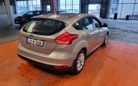 2017 Ford Focus - photo 3