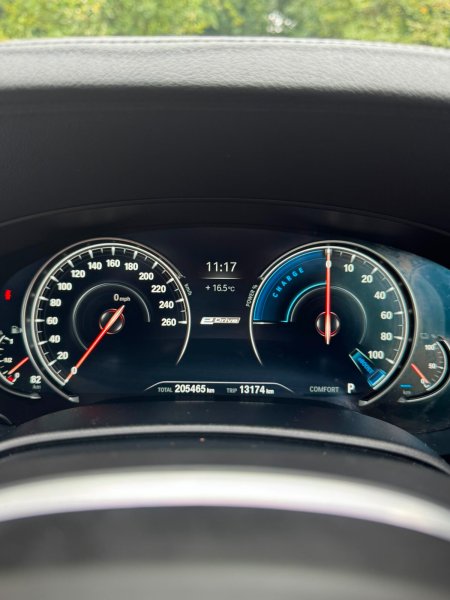 2017 BMW 5-Series - photo 30
