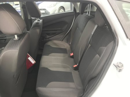 2017 Ford Fiesta - photo 25