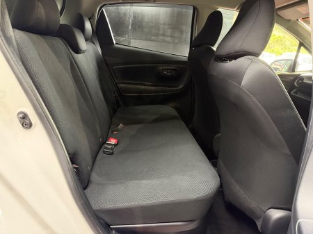 2017 Toyota Vitz - photo 29