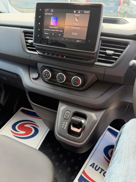 2025 Renault Trafic - photo 3