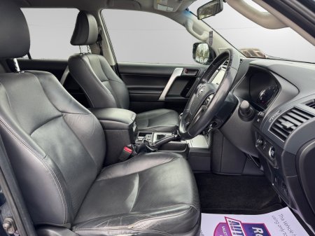 2018 Toyota Land Cruiser - photo 9