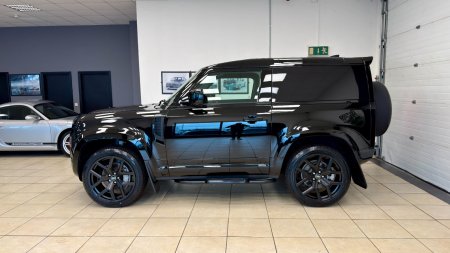2025 Land Rover Defender - photo 9