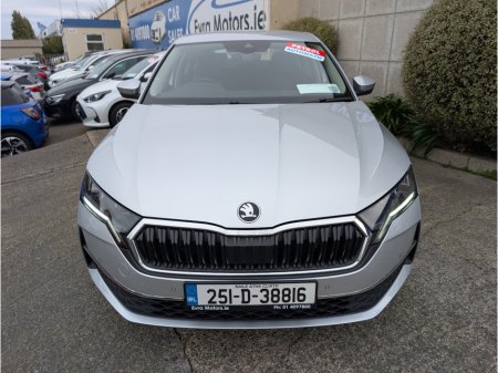 2025 Skoda Octavia - photo 2