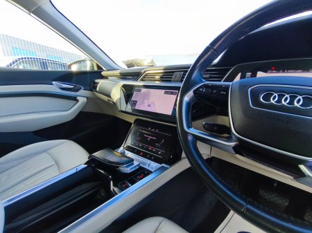 2020 Audi e-tron - photo 17