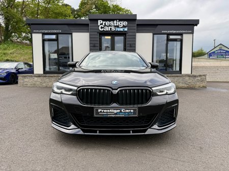 2022 BMW 5-Series - photo 2