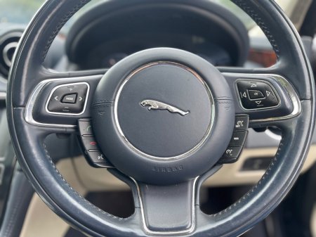 2013 Jaguar XJ - photo 16
