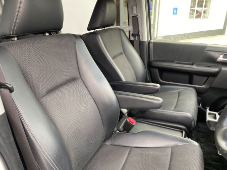 2013 Honda Stepwagon - photo 16