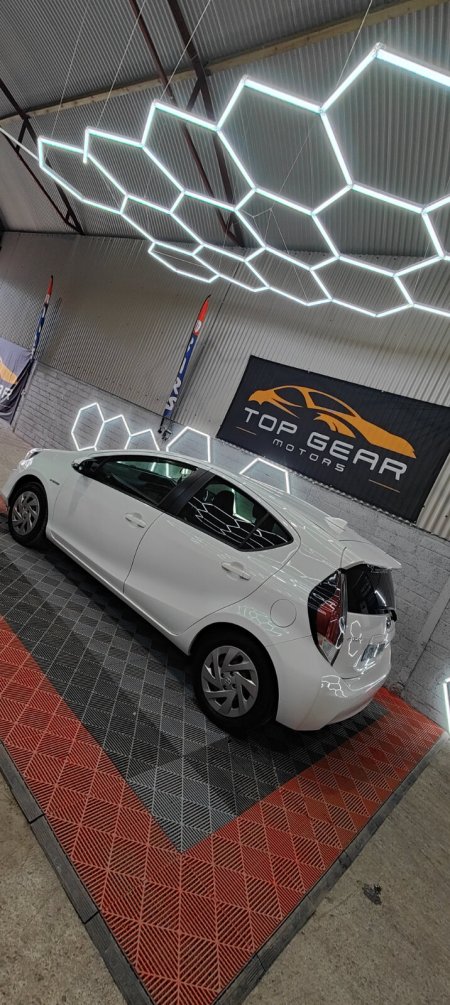 2017 Toyota Aqua - photo 15