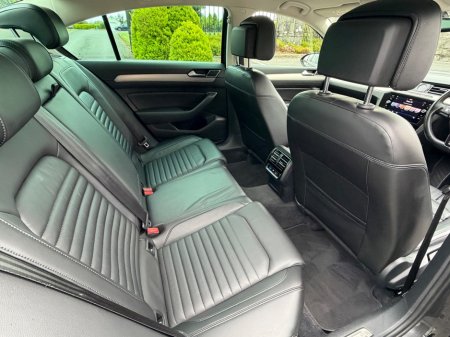 2019 Volkswagen Passat - photo 14