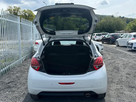2017 Peugeot 208 - photo 9