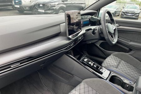 2026 Volkswagen Golf - photo 18