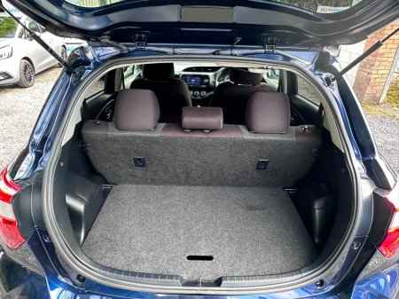 2019 Toyota Vitz - photo 14