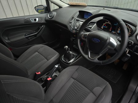 2016 Ford Fiesta - photo 11