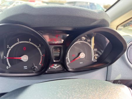 2010 Ford Fiesta - photo 20