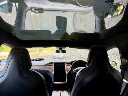 2018 Tesla Model S - photo 17