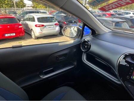 2020 Toyota Aqua - photo 15