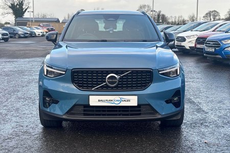 2025 Volvo XC40 - photo 4