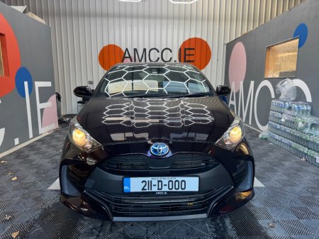 2021 Toyota Yaris - photo 2