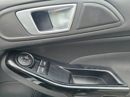 2015 Ford Fiesta - photo 20
