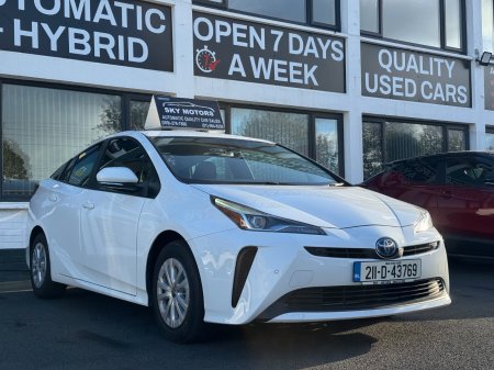 2021 Toyota Prius - photo 2