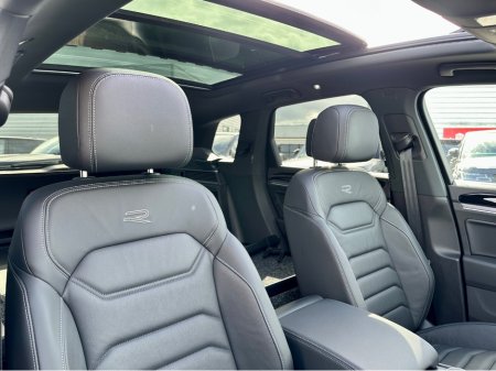 2025 Volkswagen Touareg - photo 12