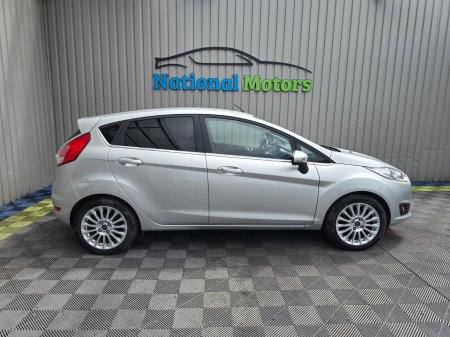 2014 Ford Fiesta - photo 2