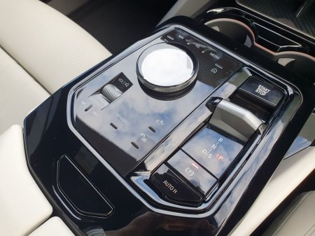 2026 BMW 5-Series - photo 10