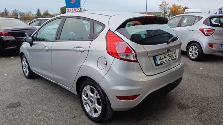 2015 Ford Fiesta - photo 2