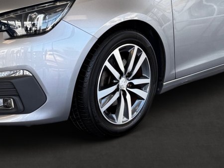 2018 Peugeot 308 - photo 10