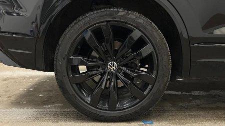 2023 Volkswagen Touareg - photo 5