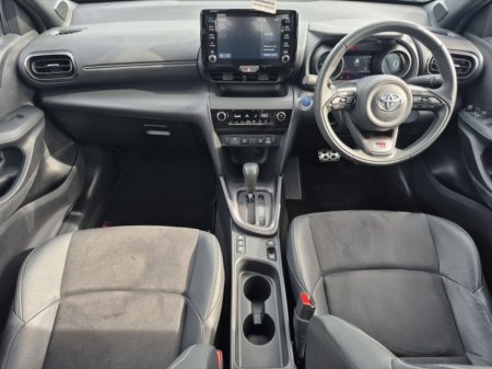 2023 Toyota Yaris Cross - photo 2