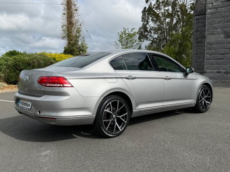 2017 Volkswagen Passat - photo 3