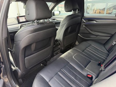 2021 BMW 5-Series - photo 12