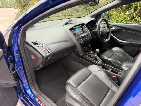 2016 Ford Focus - photo 24