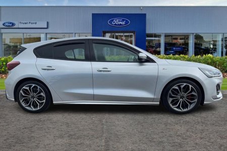 2024 Ford Focus - photo 3