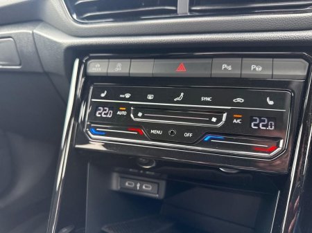 2025 Volkswagen T-Roc - photo 15
