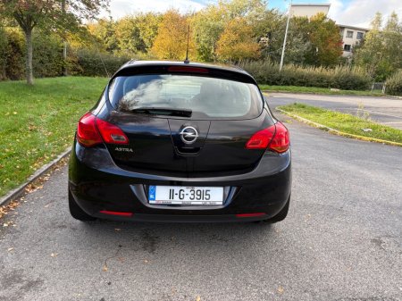 2011 Opel Astra - photo 8