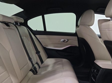 2022 BMW 3-Series - photo 22