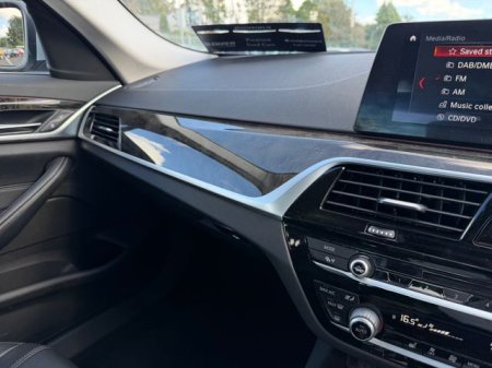 2017 BMW 5-Series - photo 21