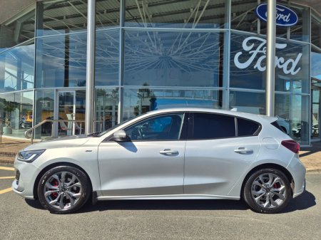 2023 Ford Focus - photo 2