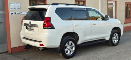 2018 Toyota Land Cruiser - photo 4