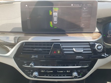 2021 BMW 5-Series - photo 19