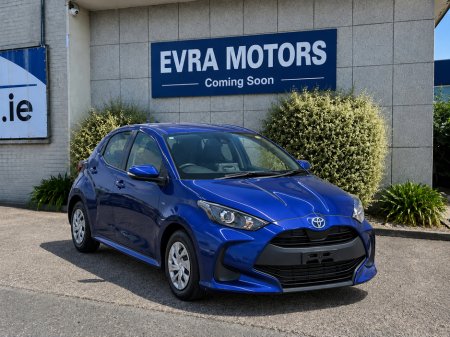 2023 Toyota Yaris X HYBRID AUTOMATIC 1.5 PETROL //REVERSE CAMERA//KEYLESS ENTRY//ADAPTIVE CRUISE CONTROL//