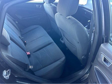 2017 Ford Fiesta - photo 3