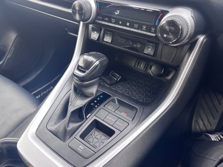 2021 Toyota RAV4 - photo 11