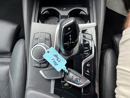 2022 BMW 5-Series - photo 15