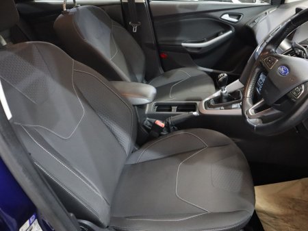 2016 Ford Focus - photo 21