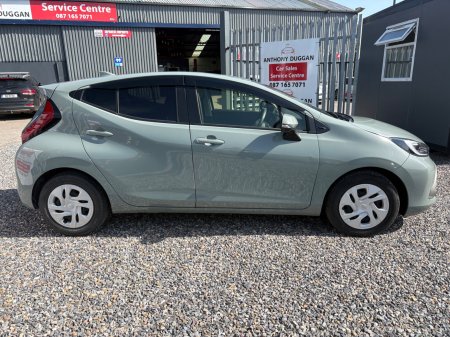2021 Toyota Aqua - photo 2