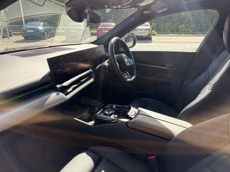 2024 BMW 5-Series - photo 6